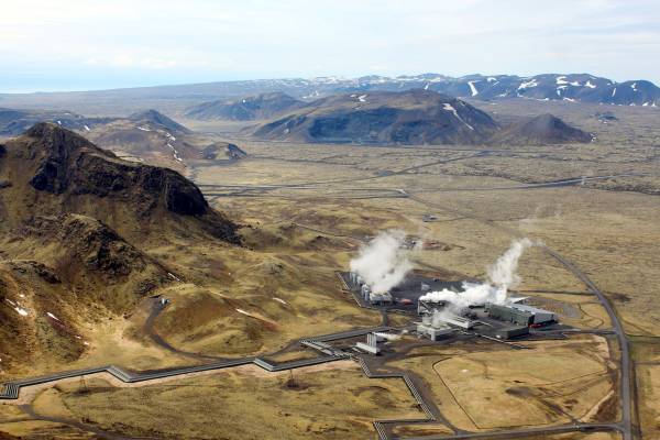 位于冰岛Hellisheidi的地热发电厂